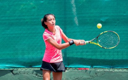 <p>Angelica Alcala in action during the Junior Fed Cup Asia/Oceania qualifying tournament in Colombo, Sri Lanka on Thursday (March 15, 2018). <em>(Photo courtesy of <a href="http://www.papare.com">www.papare.com</a>)</em></p>